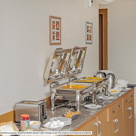 Itsy Hotels Deluxe Inn Chennai Exterior photo