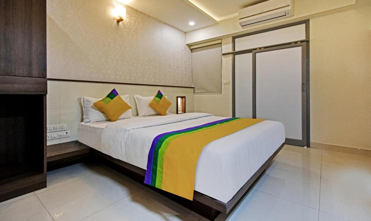 Itsy Hotels Deluxe Inn Chennai Exterior photo