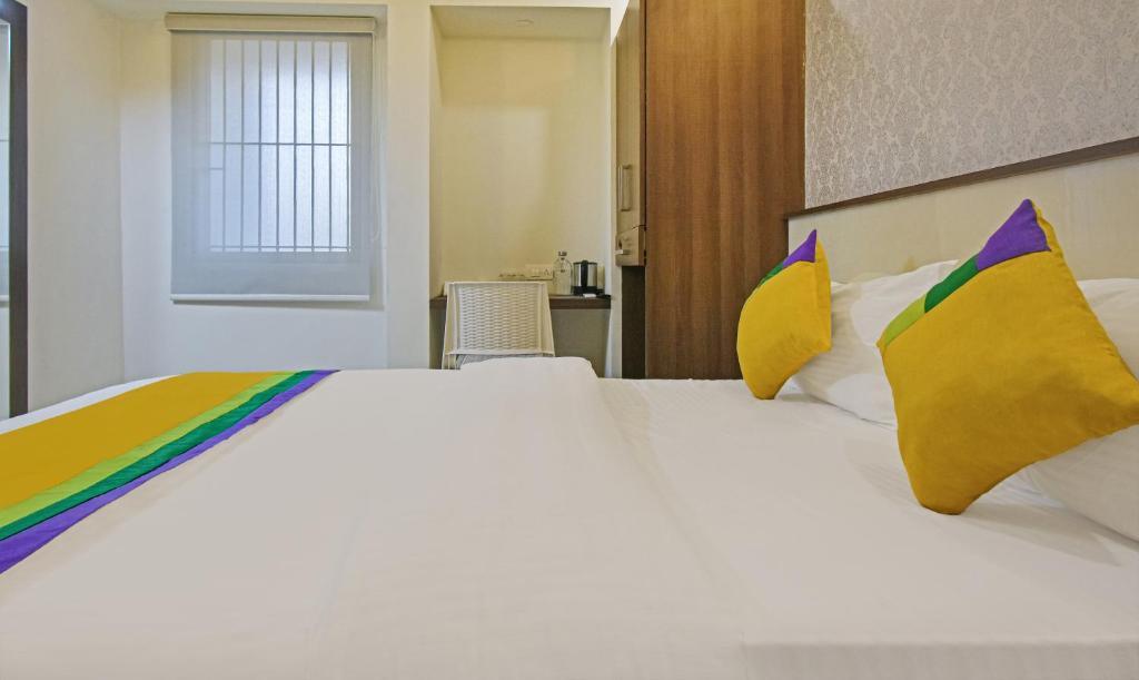 Itsy Hotels Deluxe Inn Chennai Exterior photo