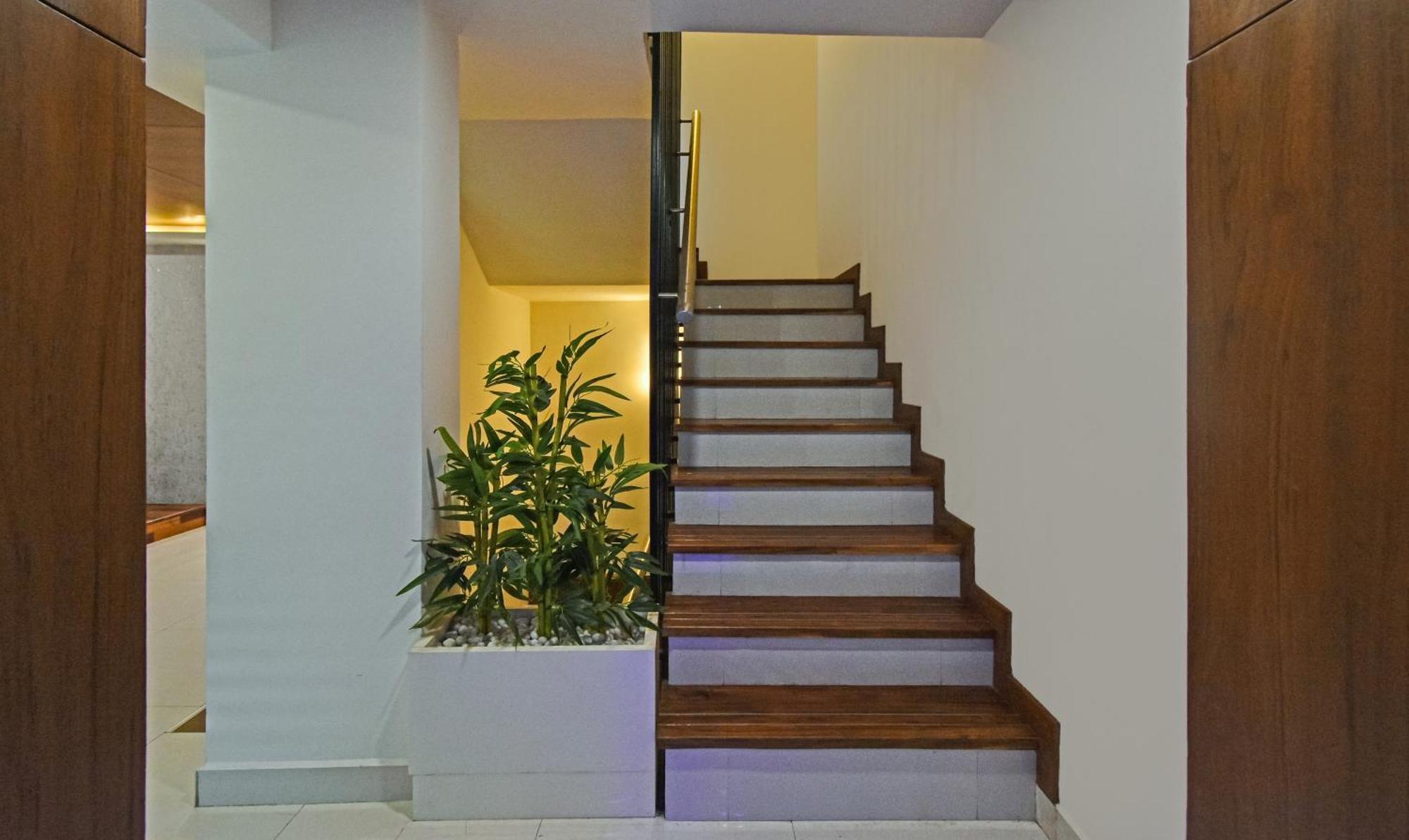 Itsy Hotels Deluxe Inn Chennai Exterior photo
