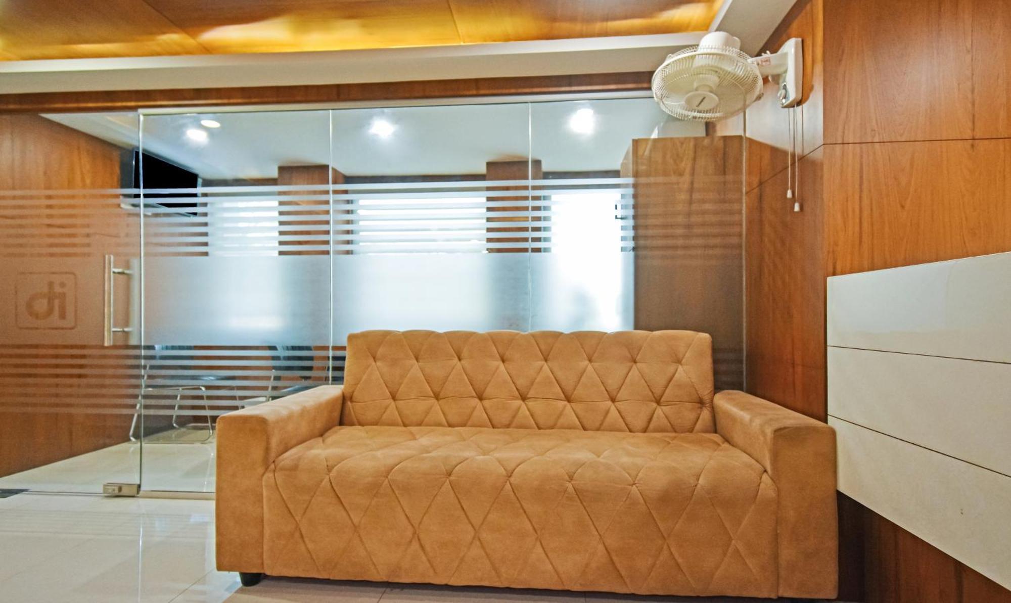 Itsy Hotels Deluxe Inn Chennai Exterior photo