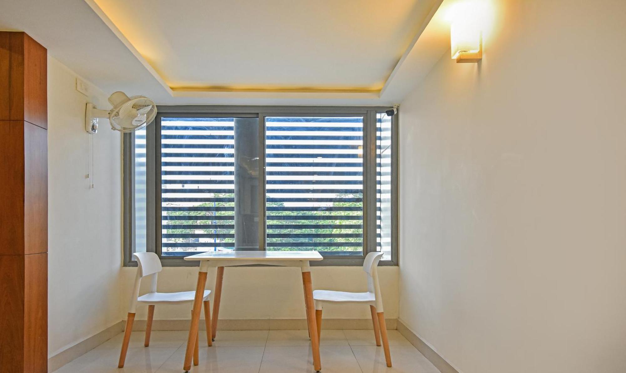 Itsy Hotels Deluxe Inn Chennai Exterior photo