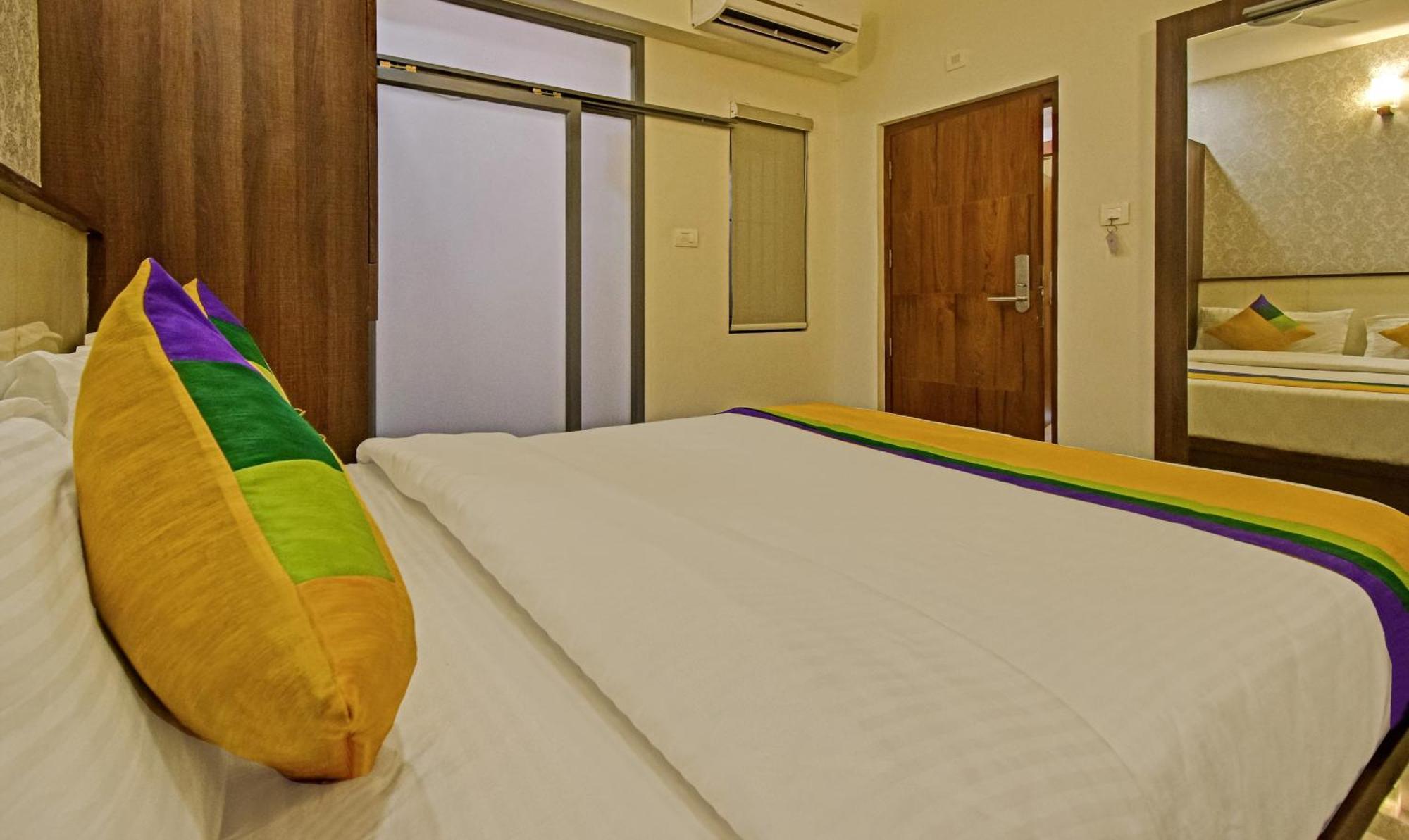 Itsy Hotels Deluxe Inn Chennai Exterior photo