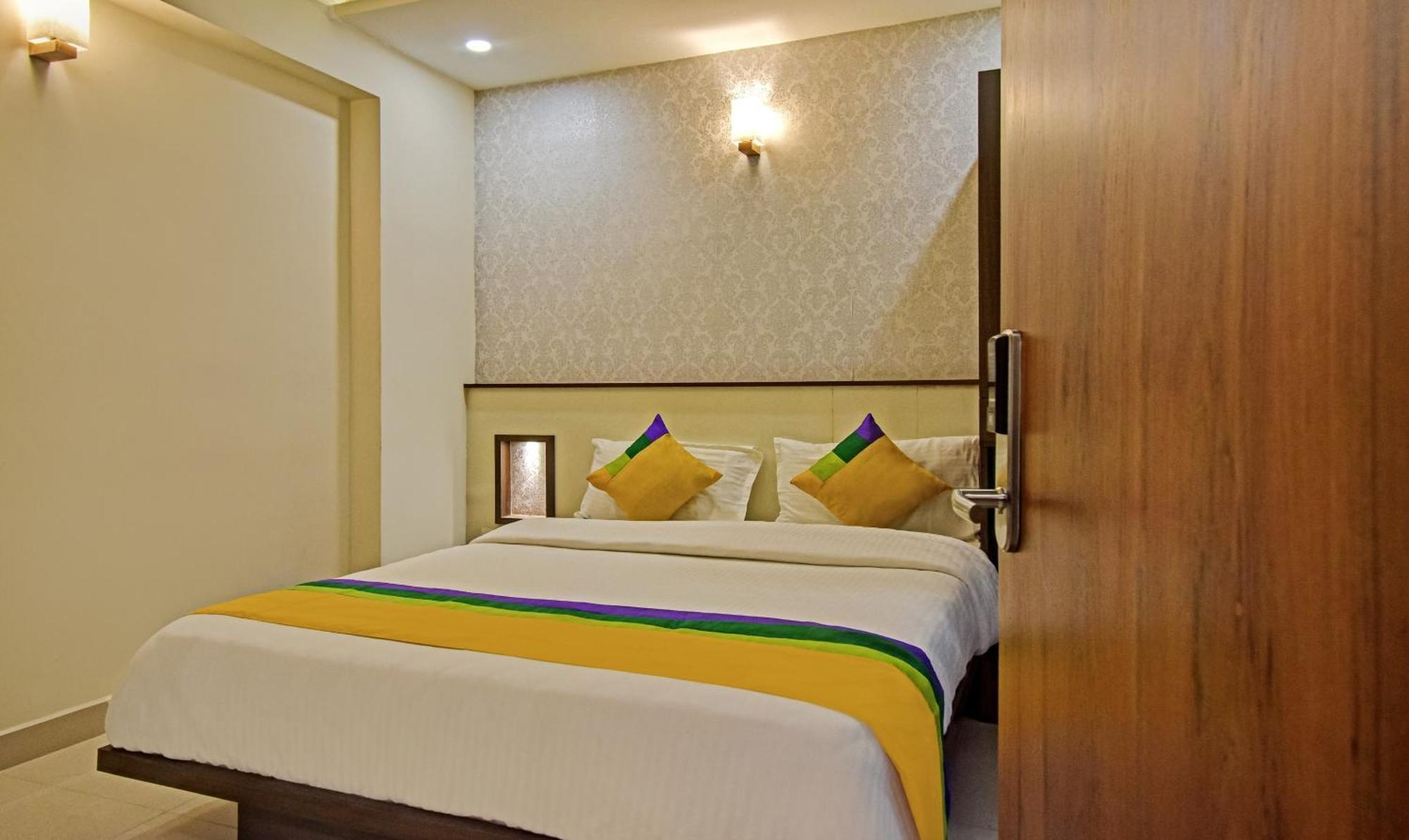 Itsy Hotels Deluxe Inn Chennai Exterior photo